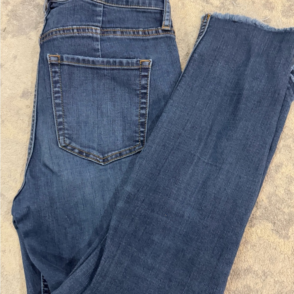 Free People Medium Wash Sunny Skinny Jeans Tulip Hems Distressed size 29 - Picture 5 of 7